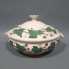 Wedgwood “ Napoleon Ivy “