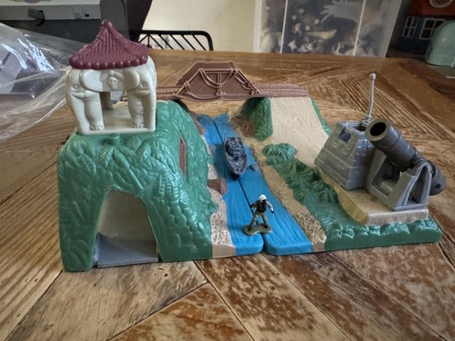 Micro machines battle zones - micro,