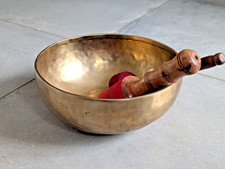Hand Beaten Singing Bowl Root