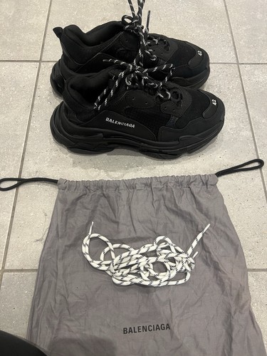 Balenciaga triple black - balenciaga,