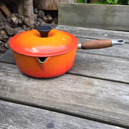 Old vintage creuset - old, le