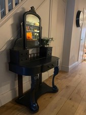 GORGIOUS BLACK  VICTORIAN