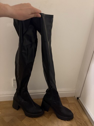 Black knee high heeled boots - high,
