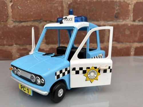 Postman pat selby police - pat,