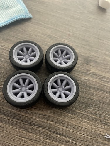 Wheels and tyres - 1/18,