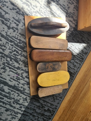 Wooden box with - , brushes