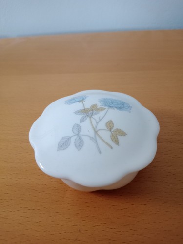 Wedgewood ice rose bone - rose,
