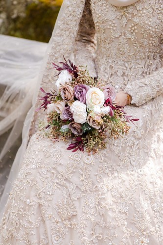Wedding bouquet cream - , purples