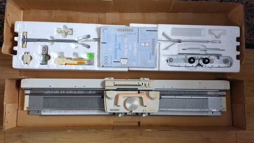 Zippy deluxe knitmaster - zippy, mod
