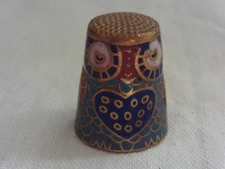 LOVELY VINTAGE CHINESE CLOISONNE THIMBLE IN THE FORM OF AN OWL . M3026a
