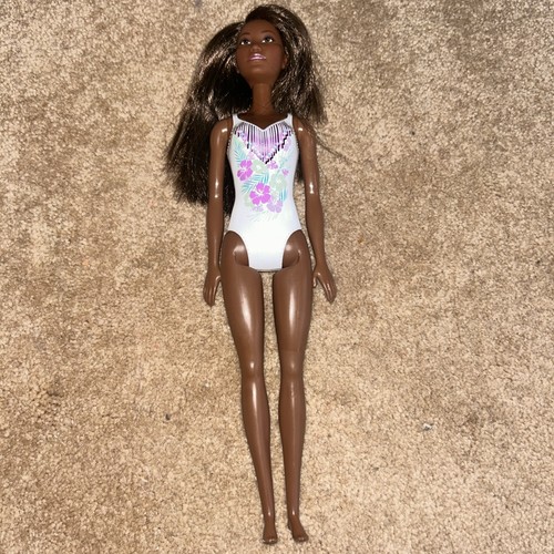 Barbie black doll play out - black,