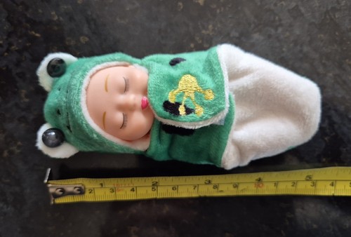 Doll in papoose - 5",