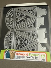 Tonic Studios Diamond Favour Squeeze Box Die Set (17 Dies) Magnetic Sheet/Folder