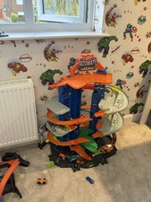 Hot Wheels City Ultimate Garage