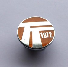1972 ISLE OF MAN TT BADGE -