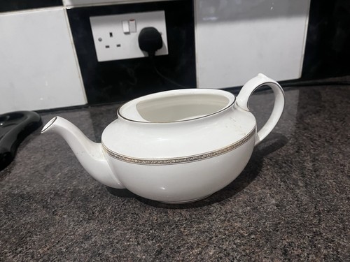 Spode teapot missing lid - **,