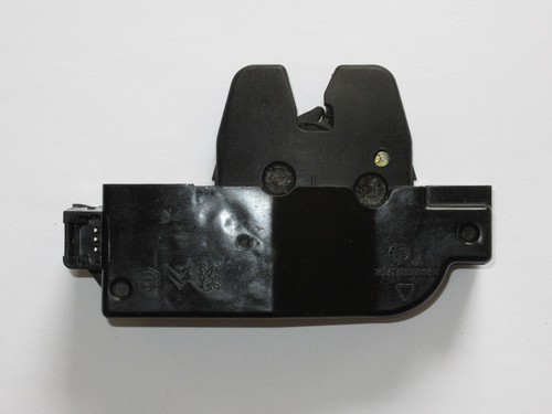 Peugeot 206 tailgate latch