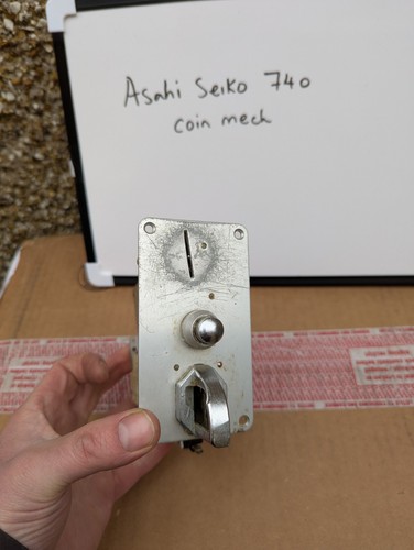 Nintendo arcade coin mech - coin,