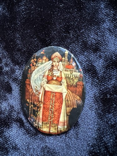 Russian lacquer brooch - lacquer,