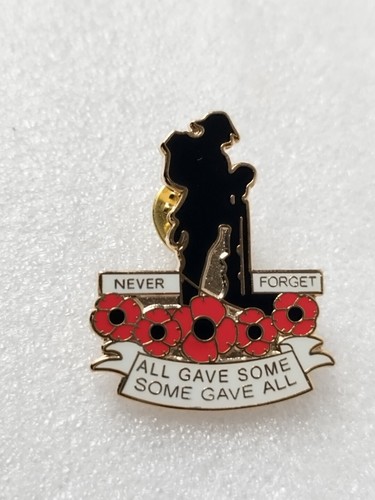 Poppie soldier pin - poppie,
