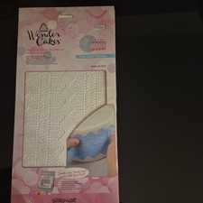Wonder Cakes Lace Mat Tricot