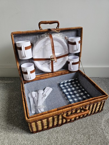 Wicker picnic basket - picnic, set