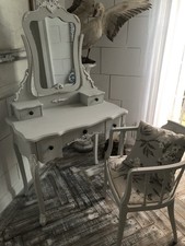 Pretty French Vintage Dressing