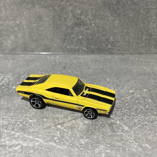 Hot wheels dodge charger - hot,