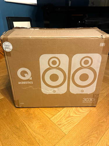 Acoustics 3030i bookshelf - q,