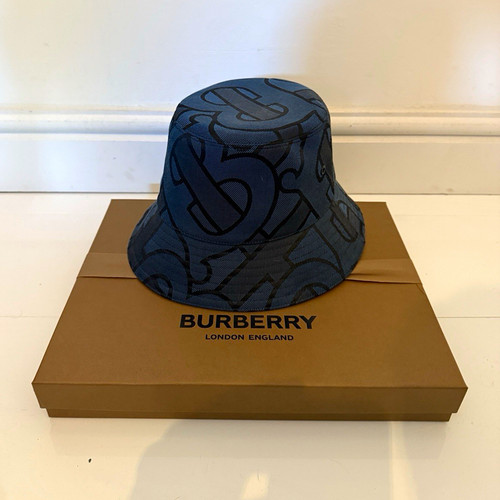 Burberry logo print - logo, canvas