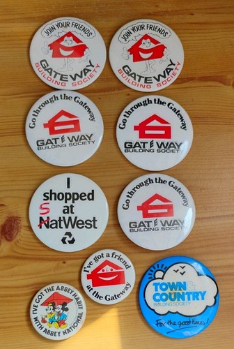 Vintage button badges - no,