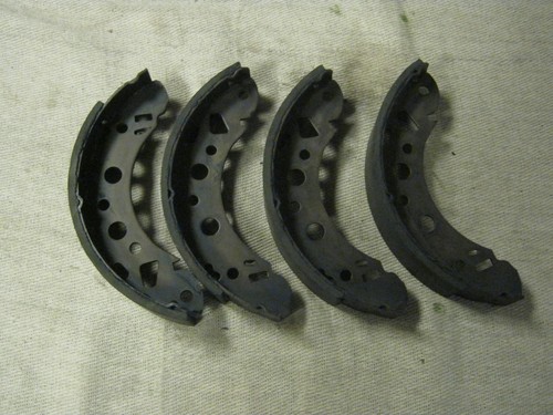 Triumph tr7 brake shoe set - tr7,