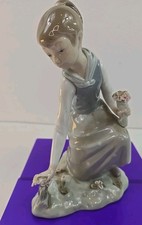 Lladro Figurine #1172 Girl