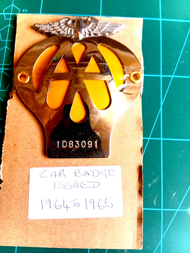 Vintage car badge aa - badge,