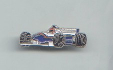 Lapel pin badge of a classic FORMULA 1 RACING CAR, metal with enamel