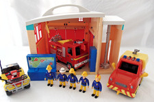FIREMAN SAM FIRE STATION WITH