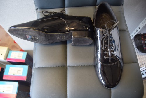 Black patent topline standard - black,