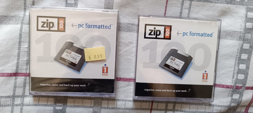 Retro iomega zip disk 100mb - disk,
