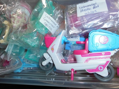 Unbranded and branded dolls - branded,