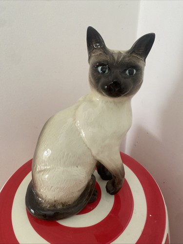Vintage large beswick - large,