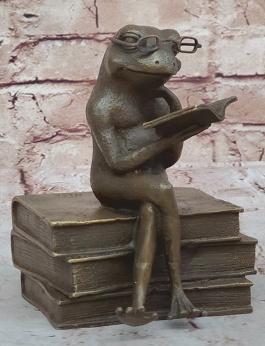 Sitting frog under - sitting, the