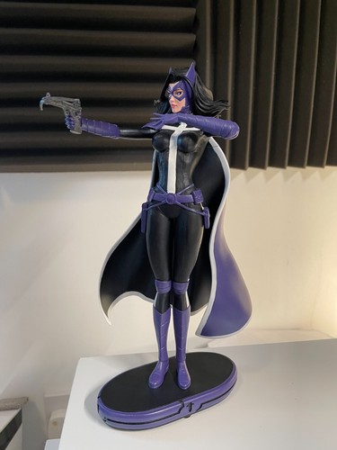 Rare huntress statue dc - uk,