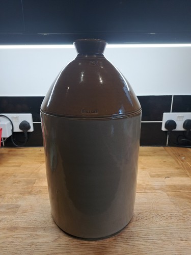 Large vintage hartrox - vintage, 2-gallon