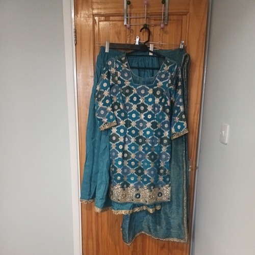 Asian pakistani blue piece - pakistani,