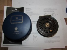 V good hardy alnwick golden st aidan trout salmon fly fishing reel 3.75" + case
