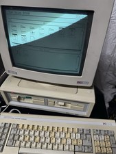 Amstrad PC1512 DD Vintage 1986 PC with Original Monitor and Keyboard- working