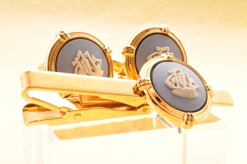 Near mint wedgwood gold - near,