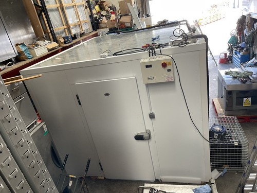 Foster walk chiller - in, room