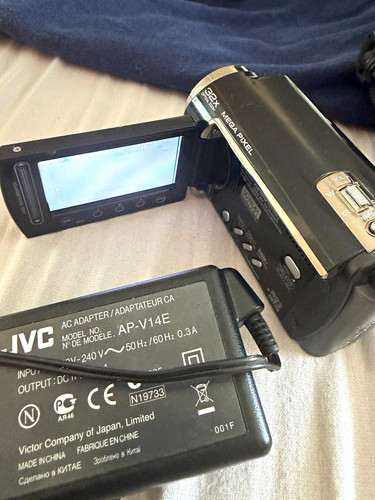 Jvc everio handheld - hd,