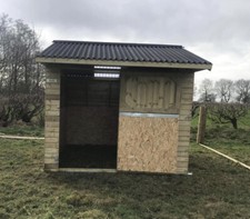 10ft x 10ft Wooden Horse Stable Animal Wooden Stable Timber 25mm  Static or Mobi